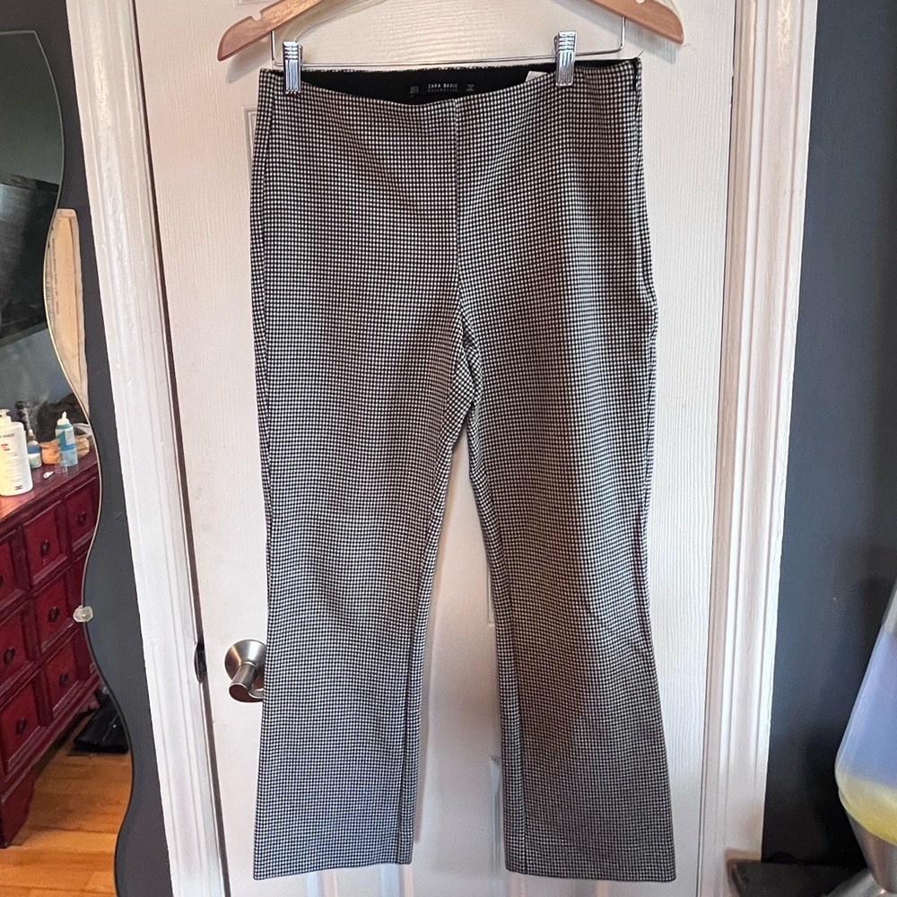Very cute gingham black & white stretch dress pant!